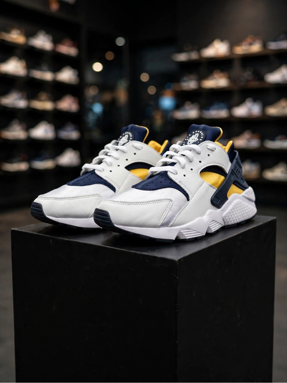 Nike Air Huarache 'Michigan' (2021)
